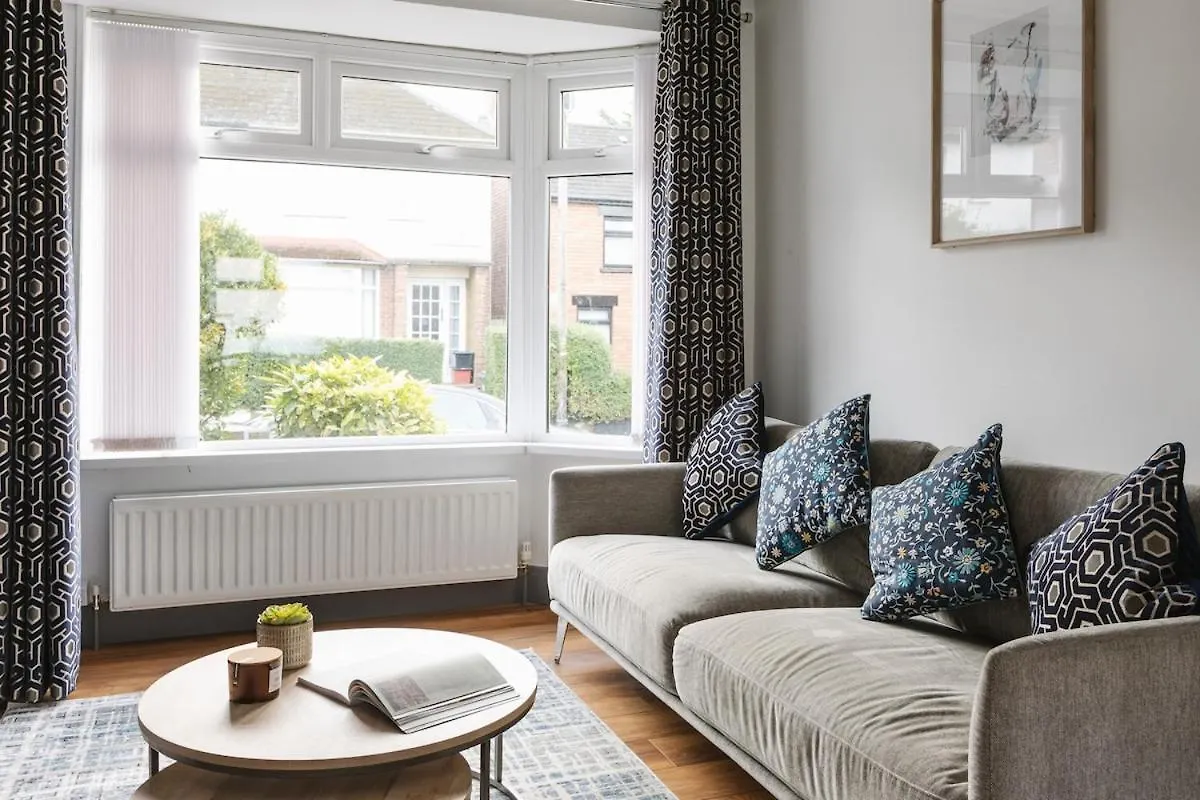 Luxurious 3 Bedroom Home In Belfasts Trendy Lisburn Road Sleeps 6 Modern & Spacious United Kingdom