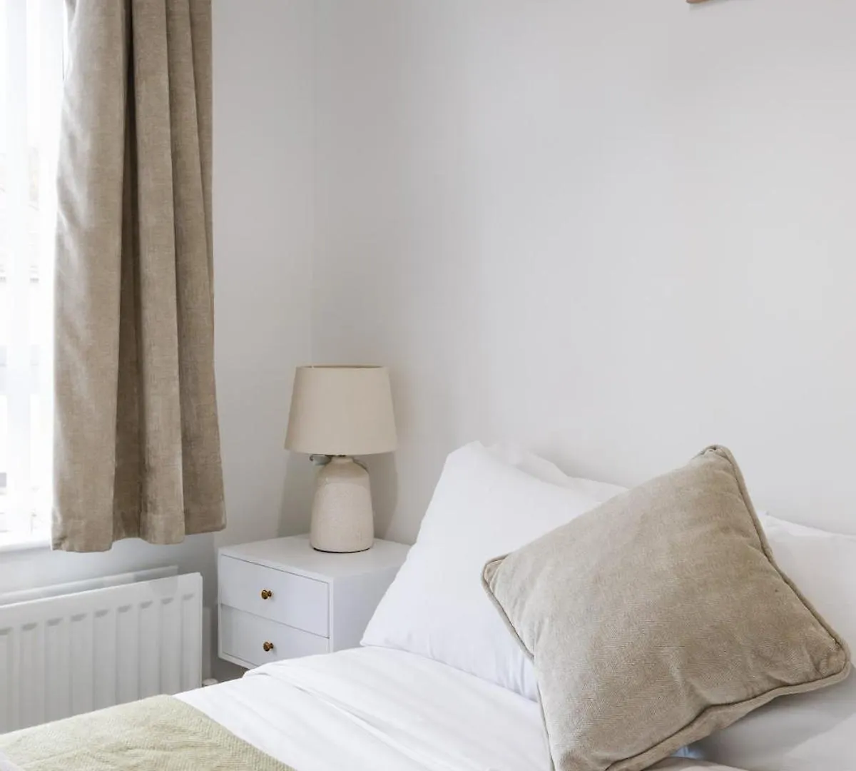 Apartment Luxurious 3 Bedroom Home In Belfasts Trendy Lisburn Road Sleeps 6 Modern & Spacious