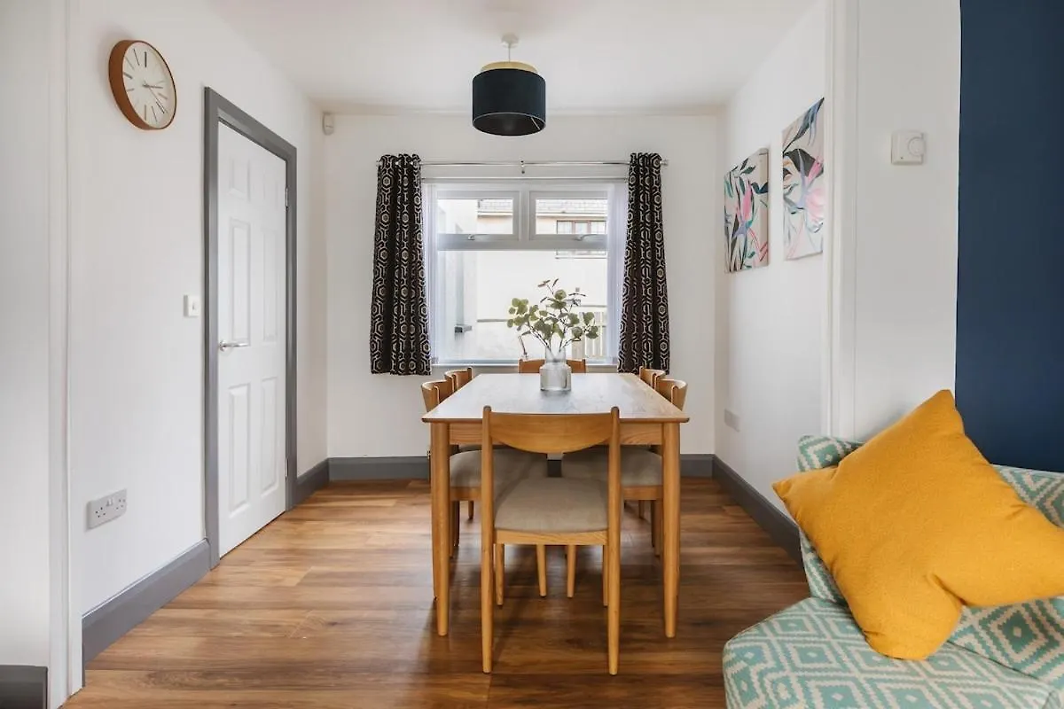 Luxurious 3 Bedroom Home In Belfasts Trendy Lisburn Road Sleeps 6 Modern & Spacious 公寓