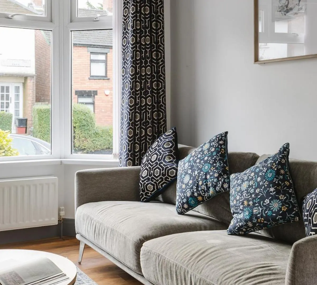Luxurious 3 Bedroom Home In Belfasts Trendy Lisburn Road Sleeps 6 Modern & Spacious 0*, 贝尔法斯特