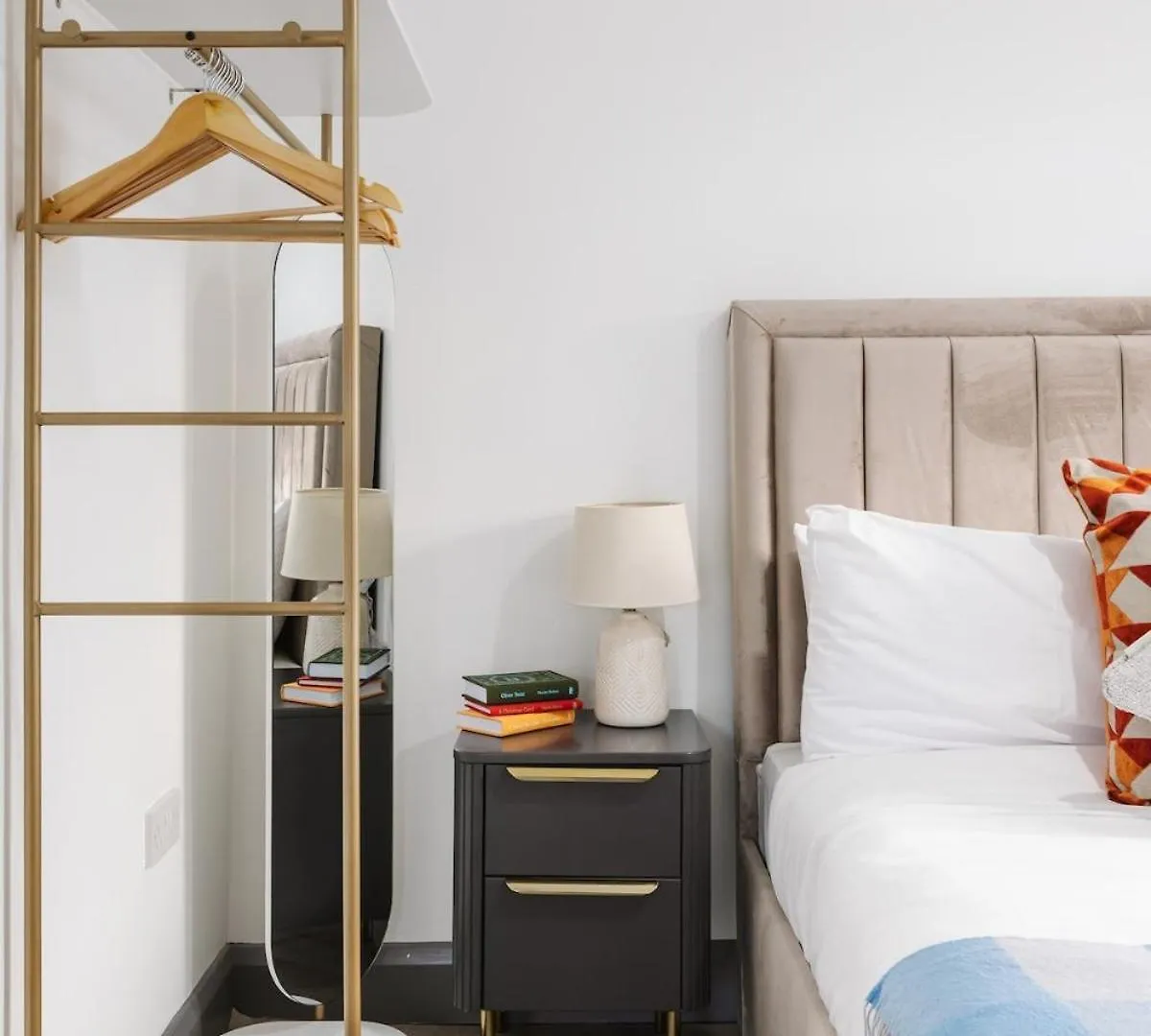 Luxurious 3 Bedroom Home In Belfasts Trendy Lisburn Road Sleeps 6 Modern & Spacious Apartmán Belfast