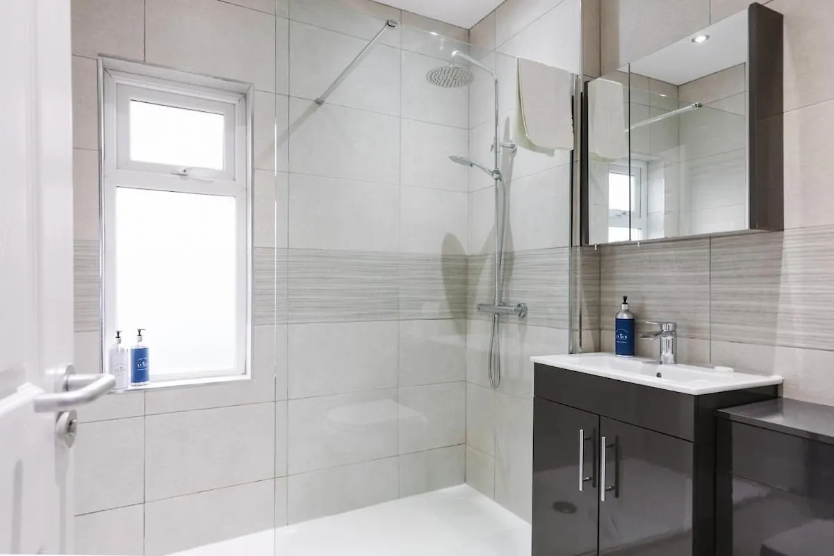 Luxurious 3 Bedroom Home In Belfasts Trendy Lisburn Road Sleeps 6 Modern & Spacious 아파트 벨파스트